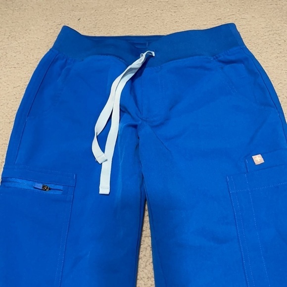 Figs women's kade cargo scrubs pants black size XS/P - Picture 4 of 7